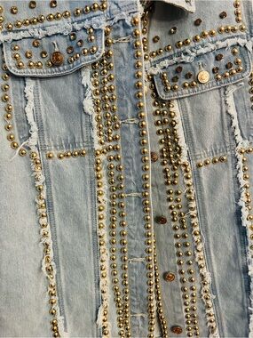 Modern GORGEOUS GOLD STUD BLEACHED DENIM SLEEVELESS OVERSIZED DENIM JACKET